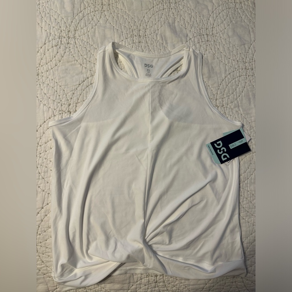 Dick’s Sporting Goods (DSG) Twist Front Tank. Girls size XL